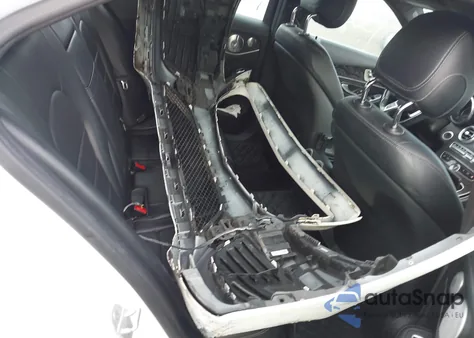 2015 Mercedes-Benz C 300 Sport 4Matic из США, поврежденный, VIN 55SWF4KB0FU028565